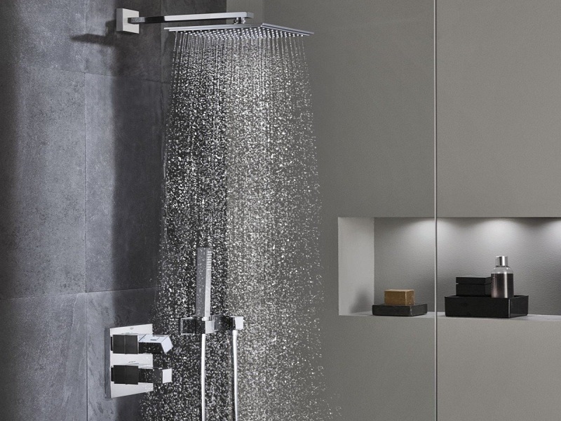 Sen tắm âm tường phù hợp với kiểu thiết kế nhà tắm hiện đại