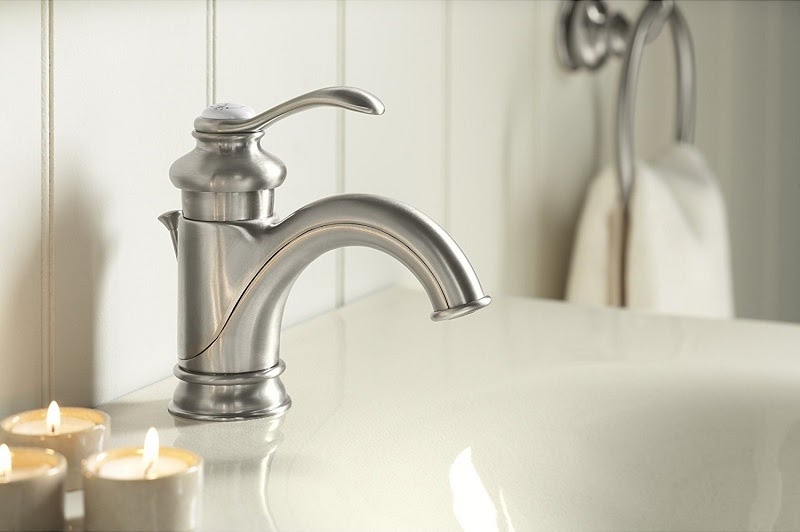 Vòi rửa tay nước nóng lạnh cần hài hòa với phong cách thiết kế